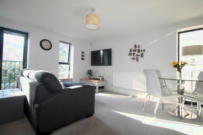 1 Bedroom Flat To Rent In The Crescent, Sidcup, DA14