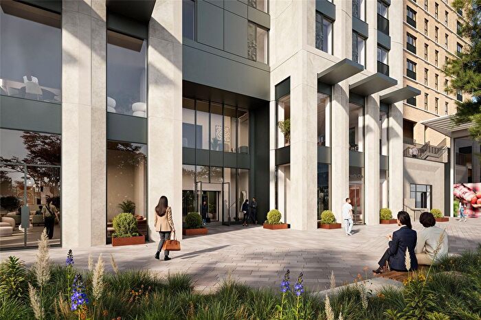 3 Bedroom Flat For Sale In Kensington, West Cromwell Road, London, W14