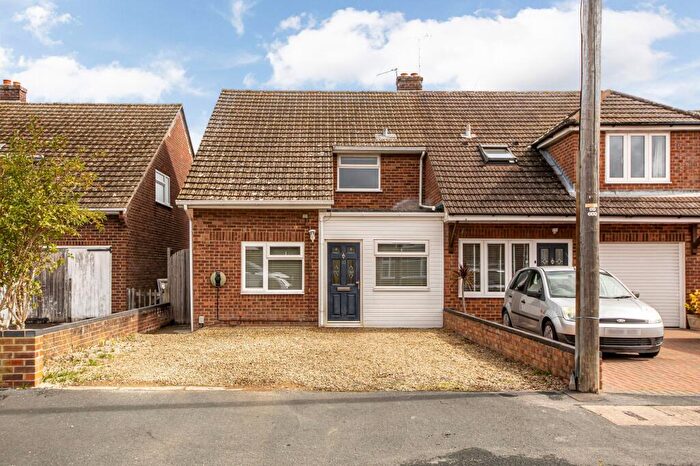3 Bedroom Semi-Detached House For Sale In Freeman Road, Didcot, OX11