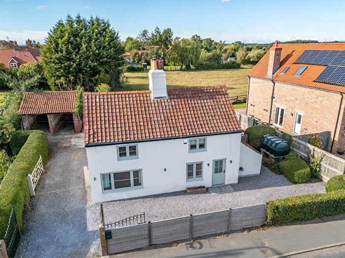 4 Bedroom Detached House For Sale In York Road, Long Marston, York, YO26