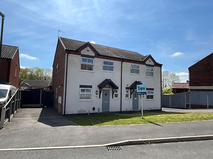 3 Bedroom Semi-Detached House For Sale In Newlands Park, Alfreton, DE55