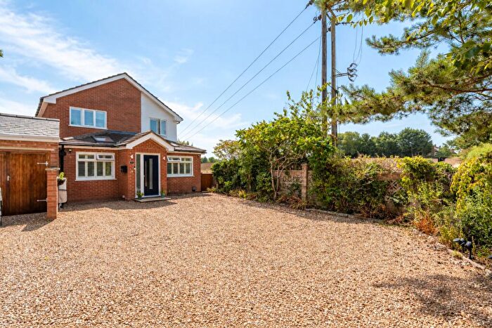 4 Bedroom Detached House For Sale In Dunstable Road, Caddington, Luton, Bedfordshire, LU1