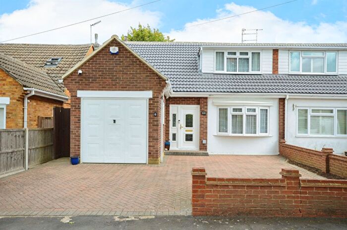 3 Bedroom Bungalow For Sale In The Meads, Bricket Wood, St. Albans, AL2