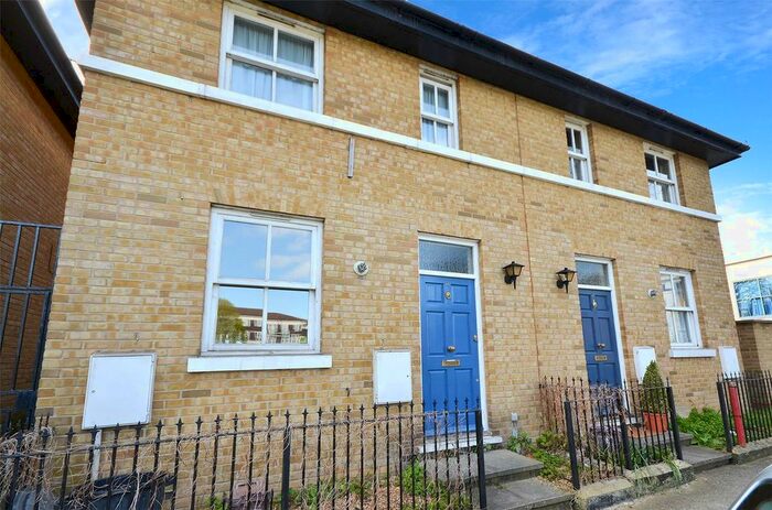 2 Bedroom End Of Terrace House To Rent In Benworth Street, Bow, London, E3