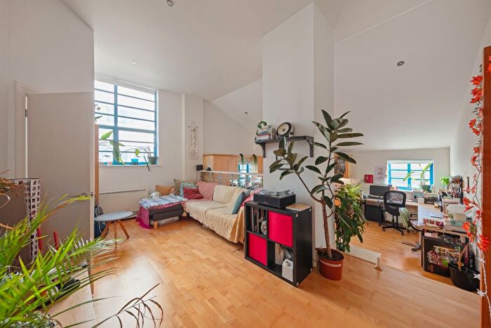 1 Bedroom Flat For Sale In The Plaza, Vanbrugh Hill Greenwich, SE10