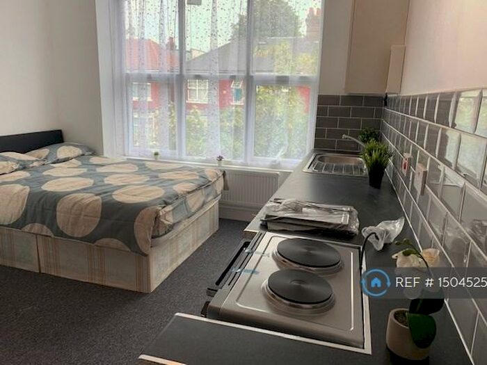 Studio To Rent In Sidney Avenue, London, N13