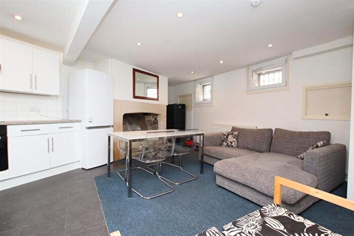 7 Bedroom House To Rent In Guinea Lane, Bath, BA1