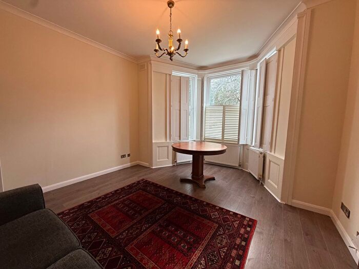 2 Bedroom Flat To Rent In Foxgrove Road, Beckenham, BR3