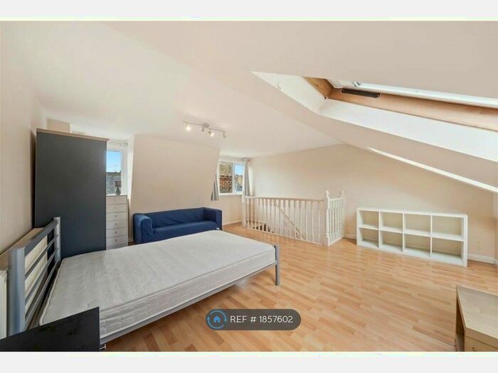 4 Bedroom Maisonette To Rent In Broughton Road, London, SW6