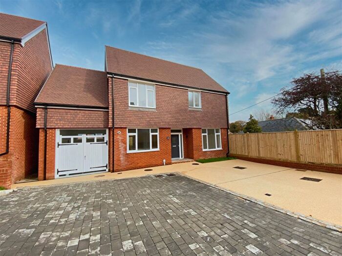 3 Bedroom Detached House To Rent In Market Gardens, Fairlight, TN35