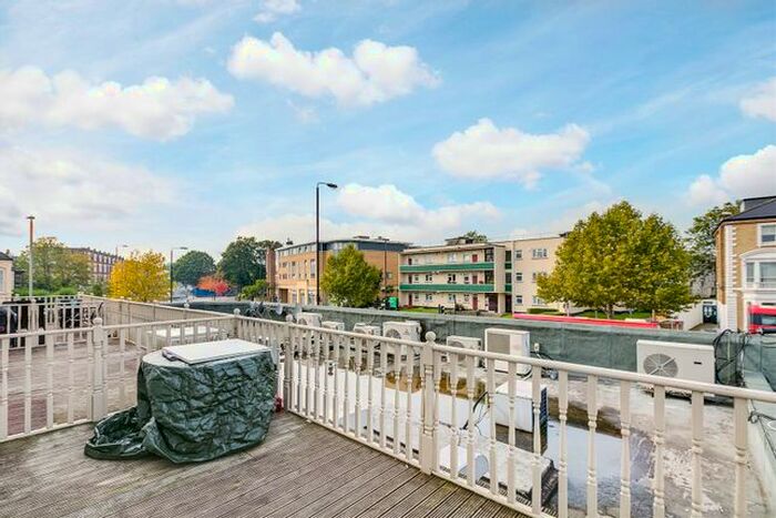 2 Bedroom Flat To Rent In Ritherdon Road, Wandsworth Common, SW17