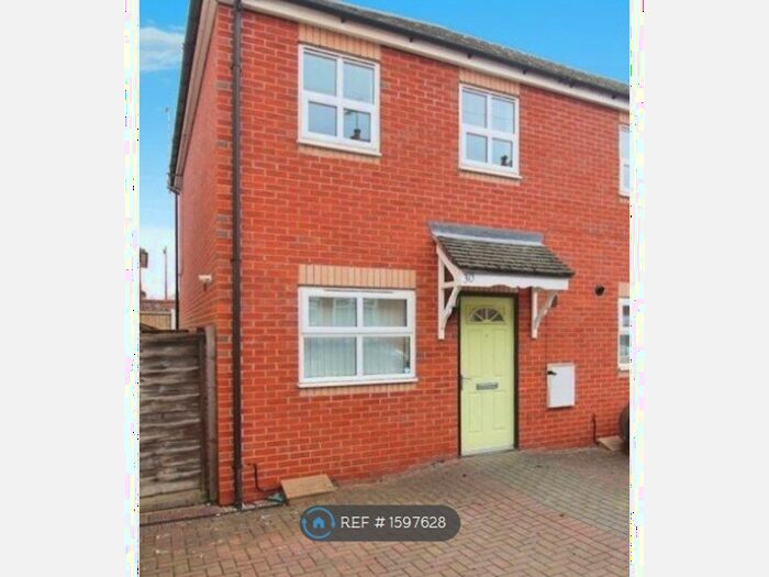 3 Bedroom End Of Terrace House To Rent In Booth Avenue, Newcastle Under Lyne, ST5
