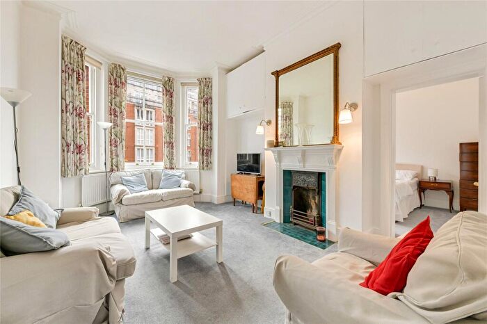 3 Bedroom Apartment To Rent In Fulham Road, London, SW10