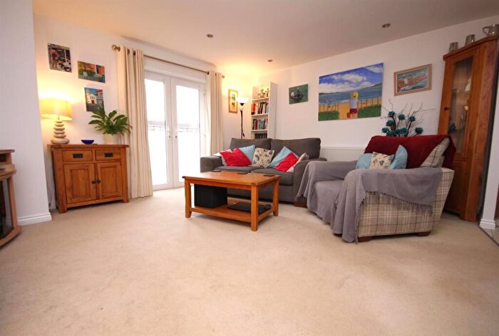 2 Bedroom Coach House For Sale In Greenacres Road, Locks Heath, Southampton, SO31