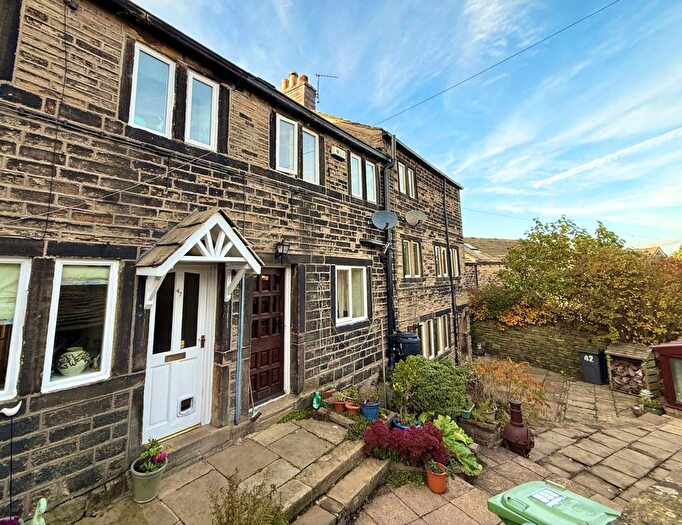2 Bedroom Terraced House To Rent In Barracks Fold, Hepworth, Holmfirth, West Yorkshire, Uk, HD9