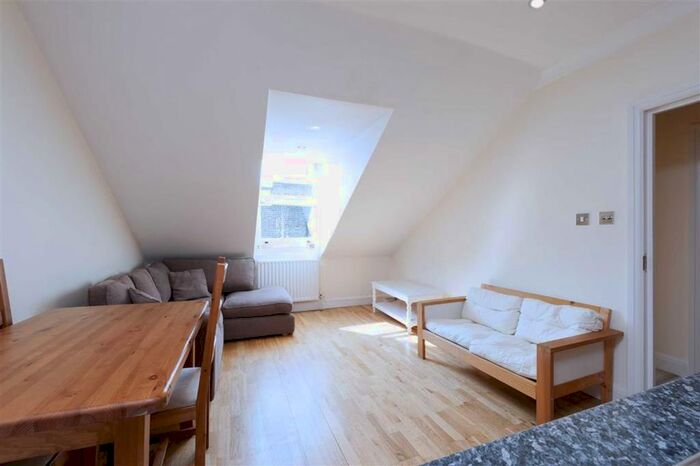 2 Bedroom Flat To Rent In Old Brompton Road, London, SW5