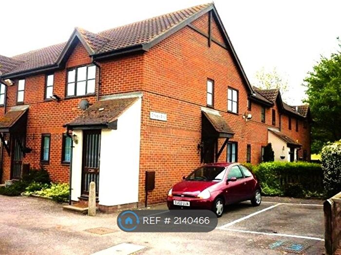 2 Bedroom Flat To Rent In Chase End Chaseway, Pitsea Basildon, SS16