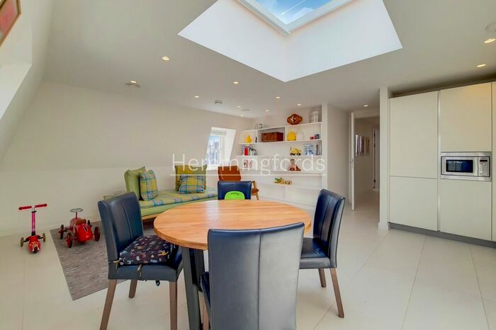 3 Bedroom Penthouse To Rent In York Street, Marylebone, W1U