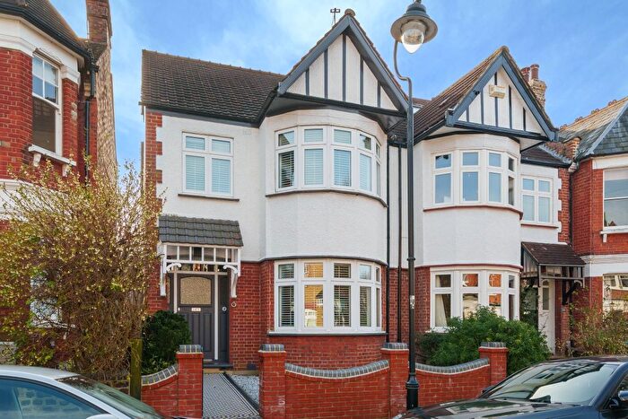 3 Bedroom Terraced House To Rent In Goodwyns Vale, London, N10