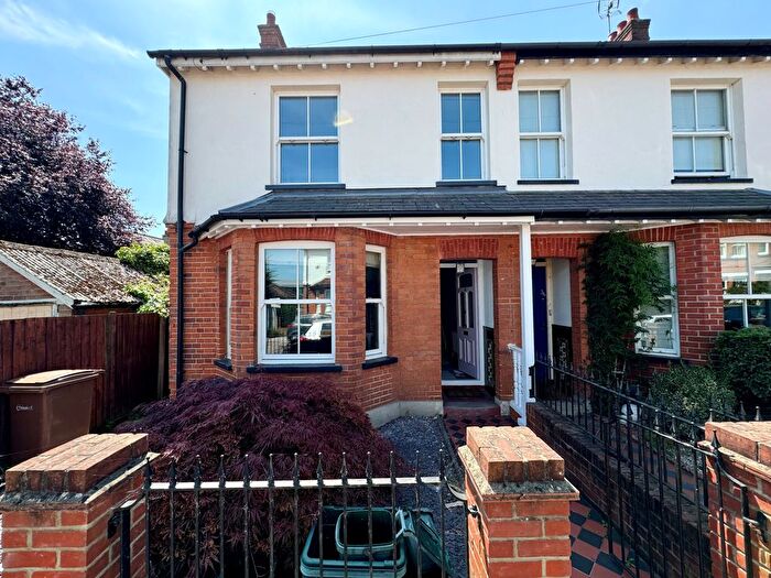 4 Bedroom Semi-Detached House To Rent In Rothesay Avenue, Chelmsford, CM2