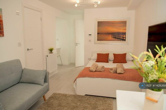 Studio To Rent In Oxford Road, Kidlington, OX5