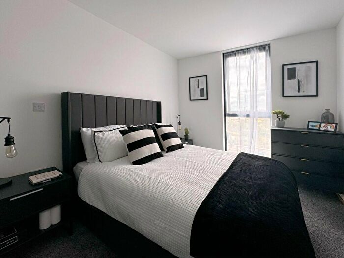 1 Bedroom Apartment For Sale In Oldfield Road, Manchester, Greater Manchester, M5