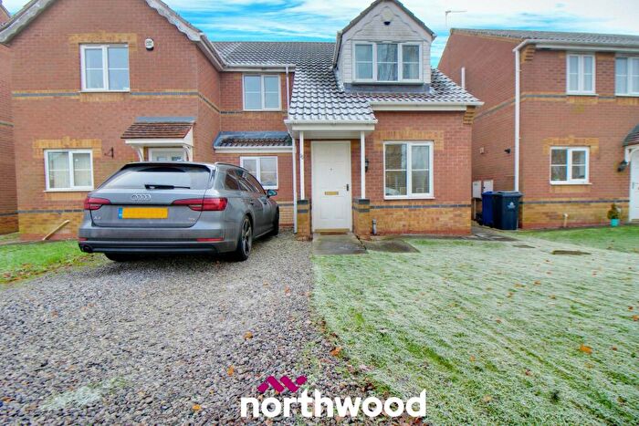 3 Bedroom Semi-Detached House To Rent In Moorside Court, Moorends, Doncaster, DN8