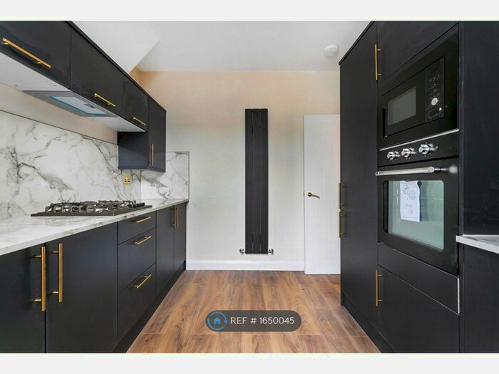 1 Bedroom Flat To Rent In Shirley Road, London, E15