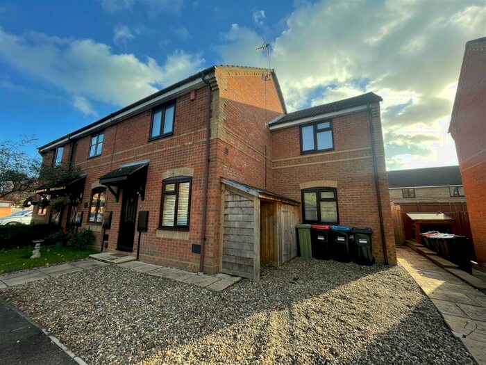 3 Bedroom Semi-Detached House To Rent In Rodwell Gardens, Old Farm Park, Milton Keynes, MK7
