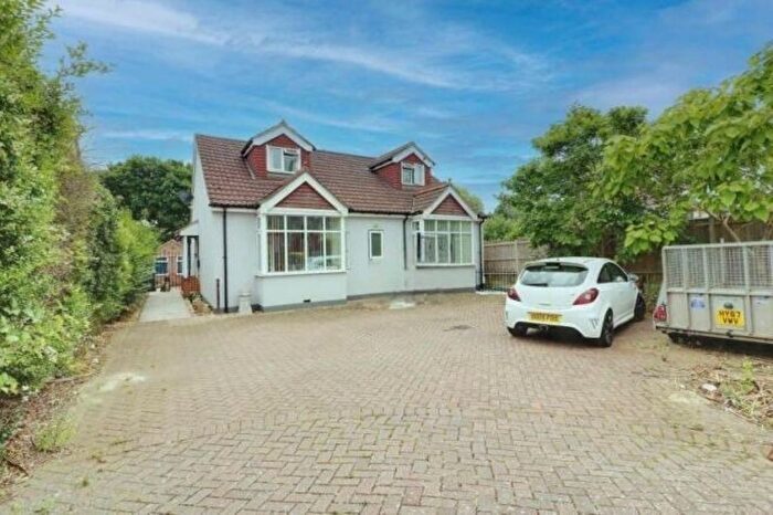 6 Bedroom Bungalow For Sale In Padnell Road, Waterlooville, PO8