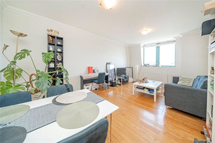 2 Bedroom Flat To Rent In Shoot Up Hill, London, NW2