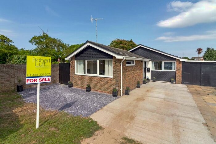 3 Bedroom Detached Bungalow To Rent In Ditchling Close, Goring, BN12