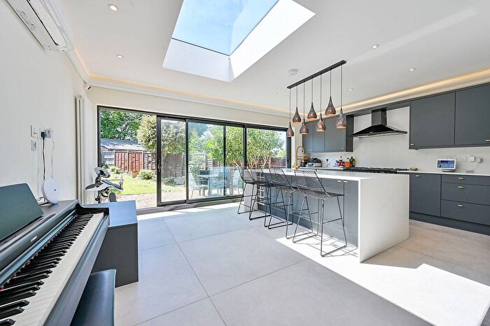 4 Bedroom Semi-Detached House To Rent In Mulgrave Road, Ealing, London, W5