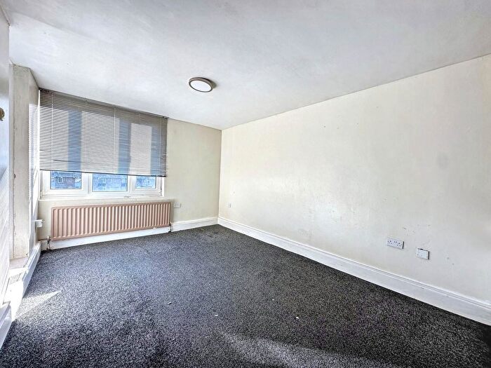 2 Bedroom Flat To Rent In Waterloo Walk, Washington, NE37