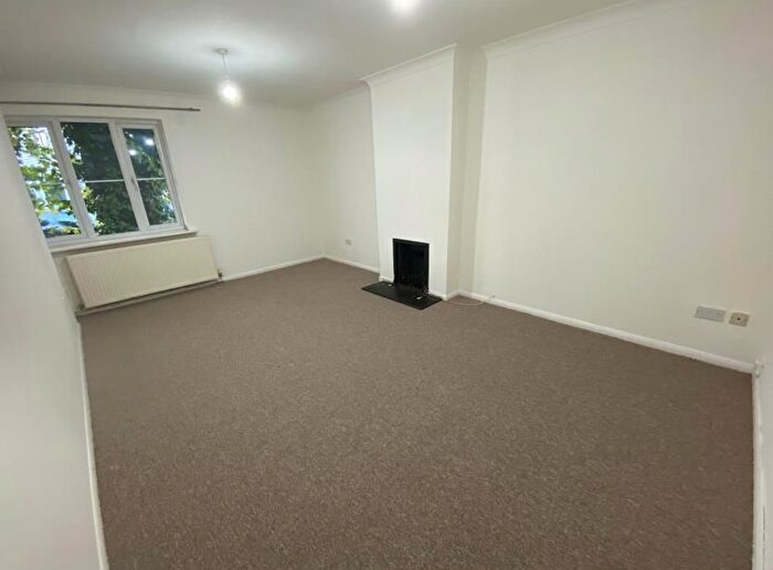 1 Bedroom Flat To Rent In Market Place, Romford, RM4