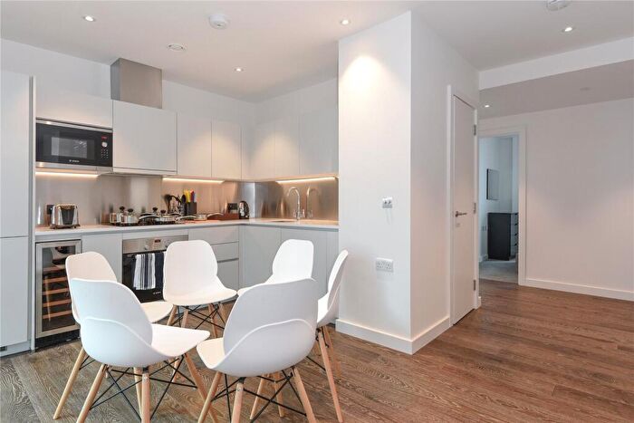 2 Bedroom Apartment To Rent In Cedarside Apartments, Queens Park Place, Albert Road, London, NW6