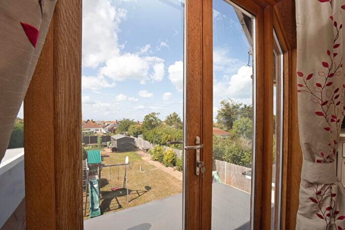 4 Bedroom Detached House For Sale In Percy Avenue, Broadstairs, Kent, CT10