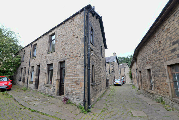 2 Bedroom End Of Terrace House To Rent In Brookside, Skipton, BD23