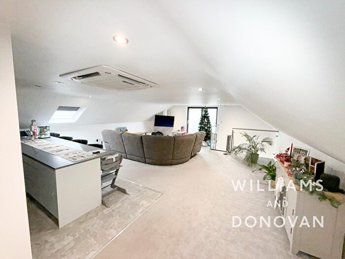 2 Bedroom Flat To Rent In Lower Road, Hockley, SS5