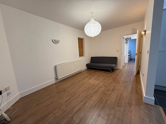 2 Bedroom Apartment To Rent In Gordon Heights, Stratford, E15