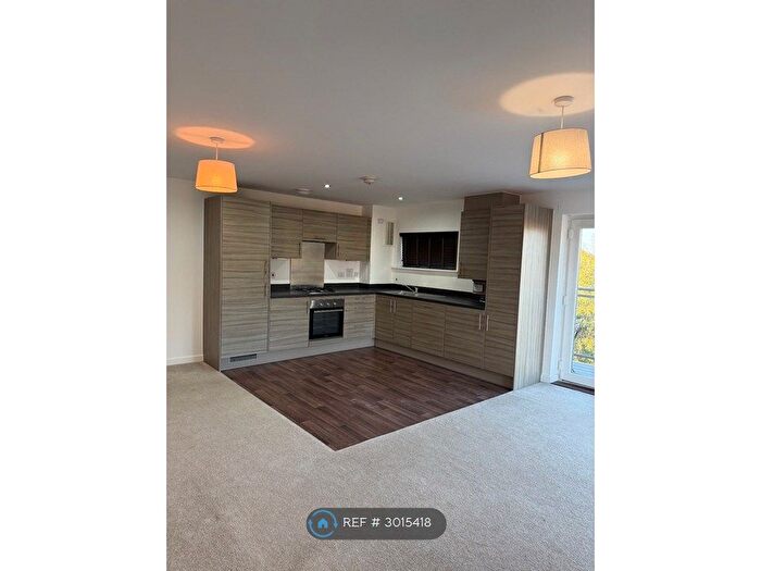 2 Bedroom Flat To Rent In Woodland Villas, Dartford, DA1