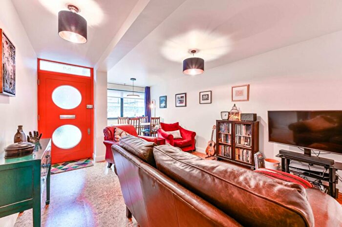 6 Bedroom Terraced House For Sale In Victorian Grove, , Stoke Newington, London, N16