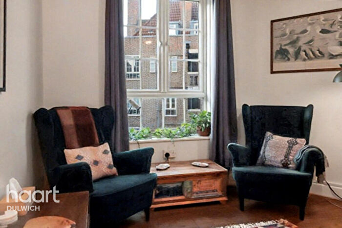 2 Bedroom Flat For Sale In East Dulwich Estate, London, SE22