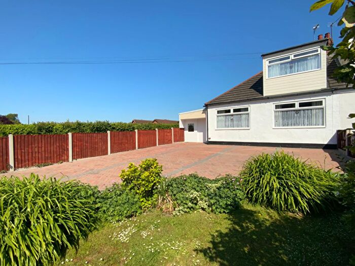 3 Bedroom Semi-Detached Bungalow For Sale In Ferriby High Road, North Ferriby, HU14