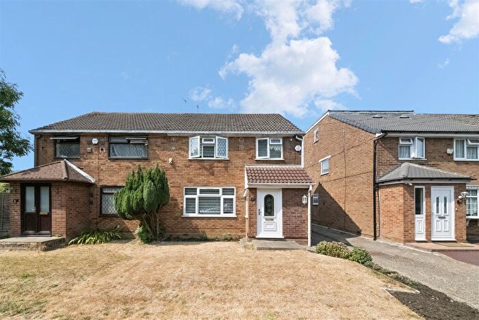 3 Bedroom Semi-Detached House For Sale In Friar Road, Hayes, UB4
