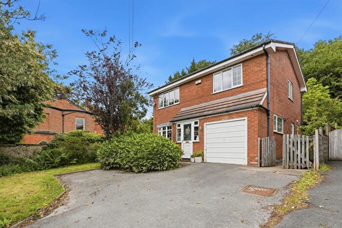 4 Bedroom Detached House For Sale In Chester Road, Macclesfield, SK11