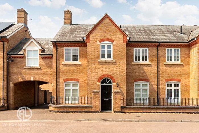 4 Bedroom Terraced House For Sale In Nickleby Way, Stotfold, SG5