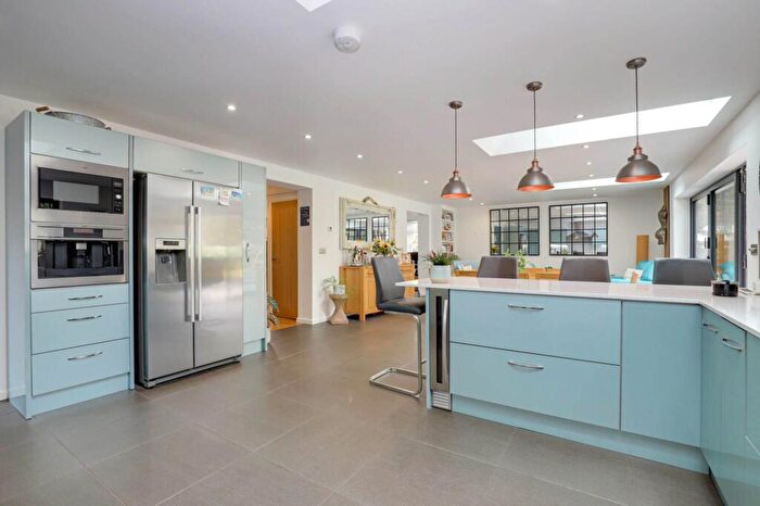 3 Bedroom Detached House For Sale In Fernbrook Road, Caversham Heights, Reading, RG4