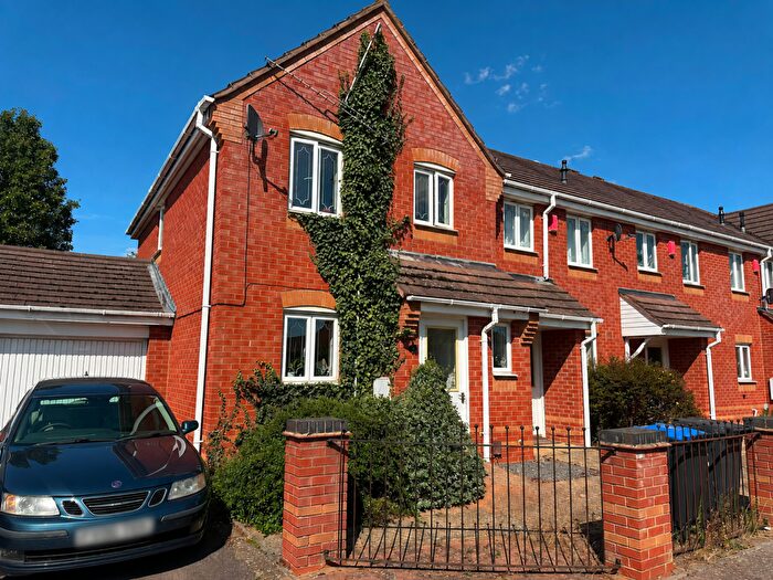 3 Bedroom End Of Terrace House To Rent In Desdemona Avenue, Warwick, CV34