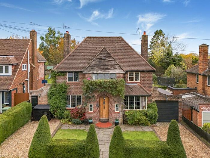 4 Bedroom Detached House For Sale In Bloomfield Road, Harpenden, Hertfordshire, AL5